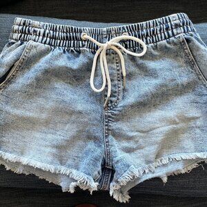 Kendall & Kylie jean shorts rough hem